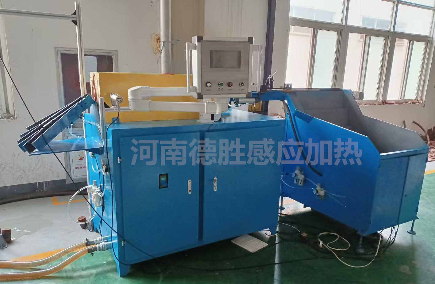 铜棒160KW卧式中频加热炉_副本.jpg
